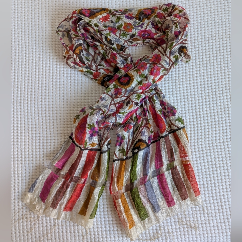Italian Design MonteRosso Paisley Print Pink White Lightweight Scarf 22x76